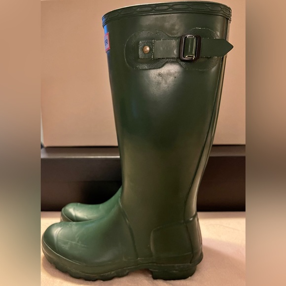 Youth HUNTER tall Boots Original Green color. Size 4M/5F Unisex Boots - Picture 5 of 6